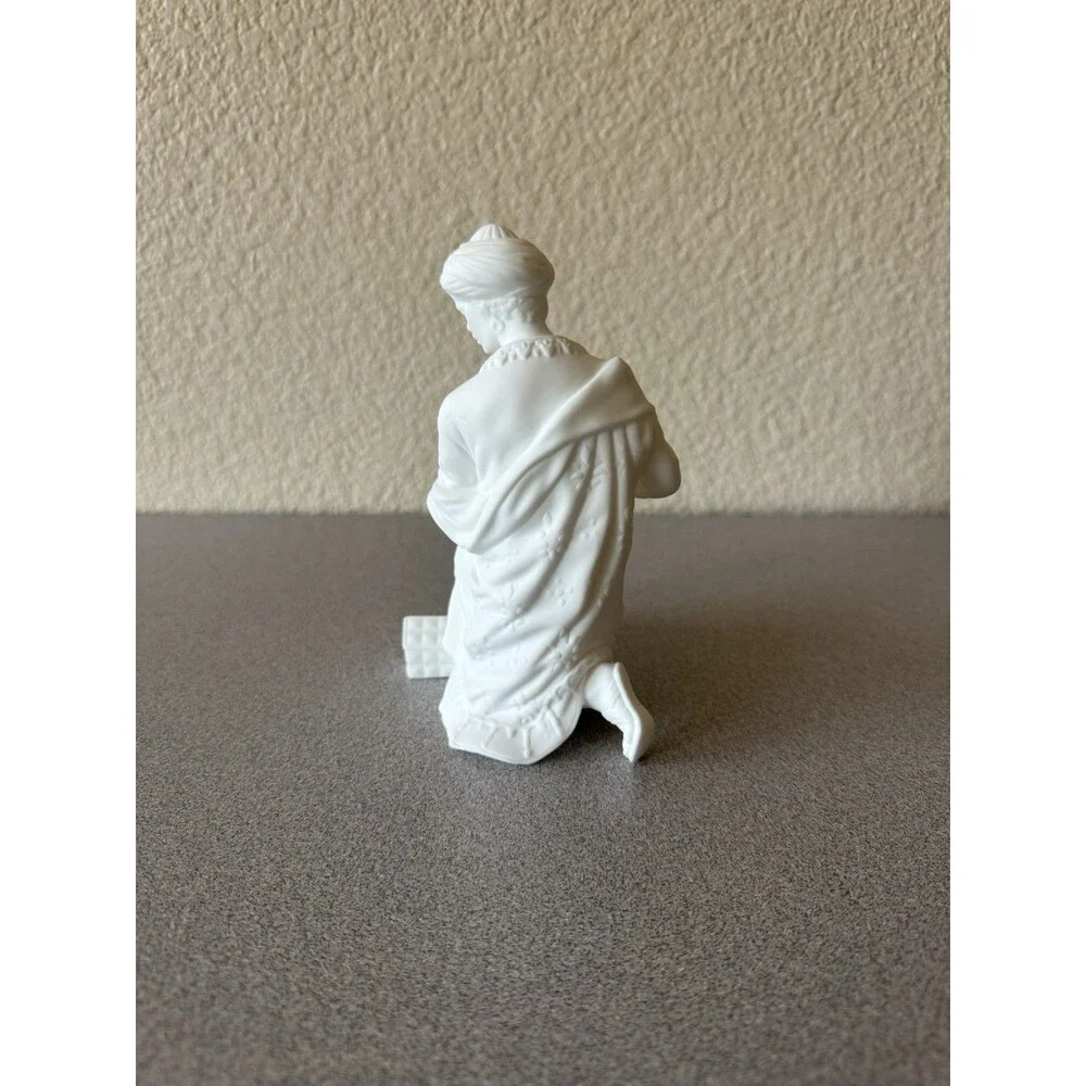 Lenox The Nativity Balthazar Kneeling King Wise Man White Porcelain Figurine 6”